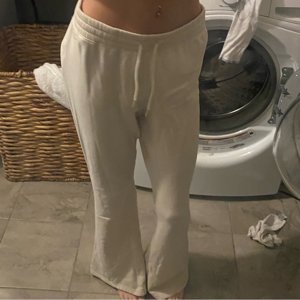 Hollister Cream Wide-Leg Drawstring Joggers
